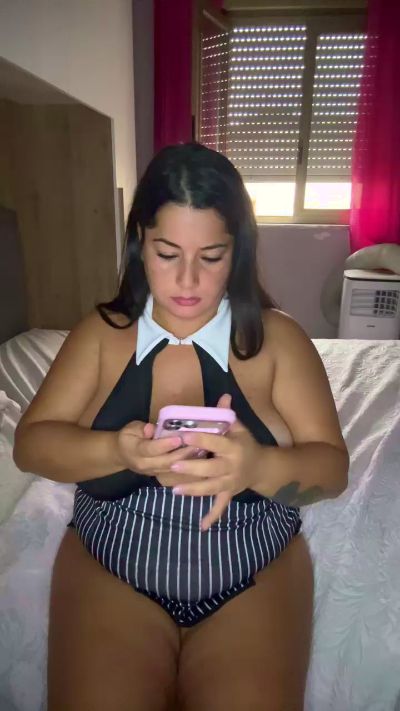 Mikela_ live cam on Cam4
