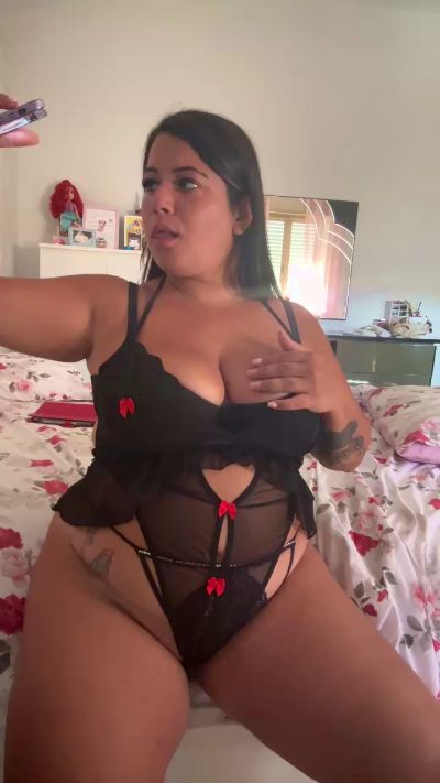 Mikela_ live cam on Cam4