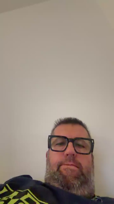 Mikelele75 live cam on Cam4