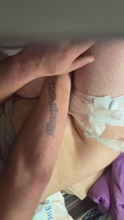 Mikesababy live cam on Cam4