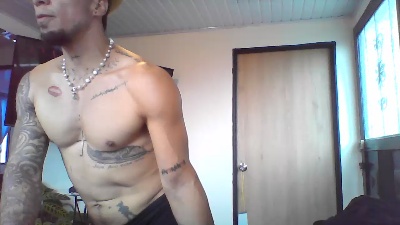Mikescobar23 live cam on Cam4