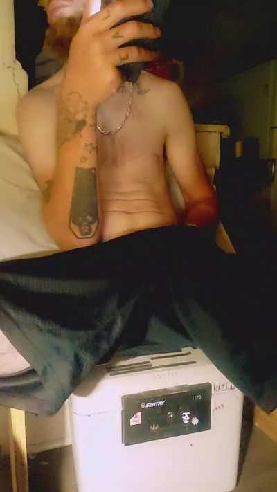 Mikeylikesit777 live cam on Cam4