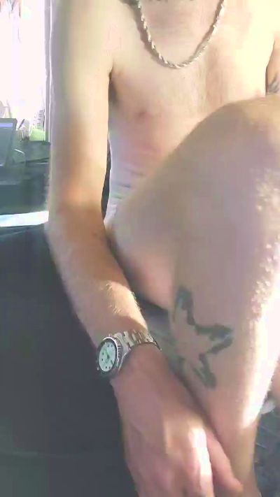 Mikeylikesit777 live cam on Cam4