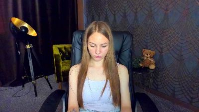 MilaAddams live cam on Cam4