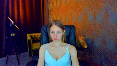 MilaAddams live cam on Cam4