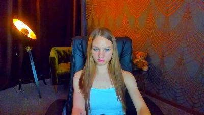 MilaAddams live cam on Cam4