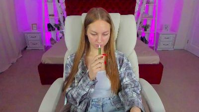 MilaAddams live cam on Cam4