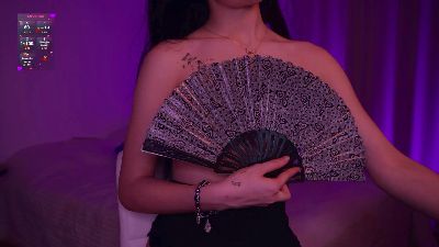 MilaFlame live cam on Cam4