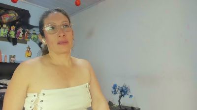 MilaHall_x live cam on Cam4