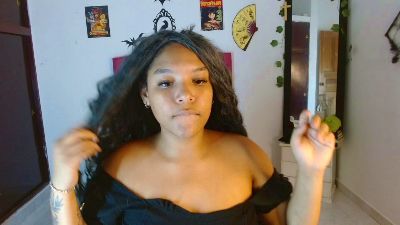 MilaSecret__ live cam on Cam4