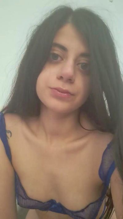 MilaSnow live cam on Cam4