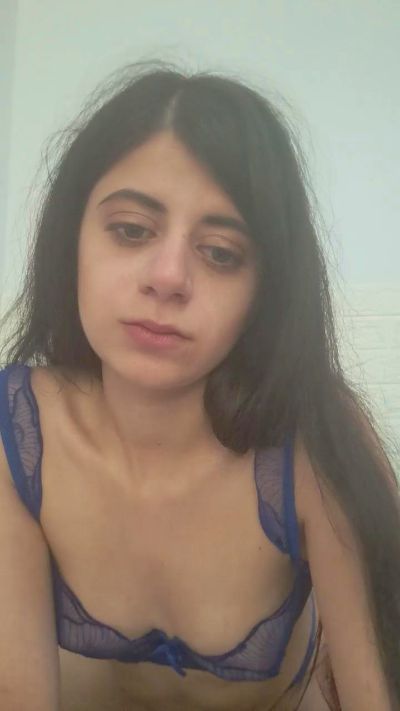 MilaSnow live cam on Cam4