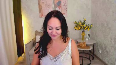MilaUrban live cam on Cam4