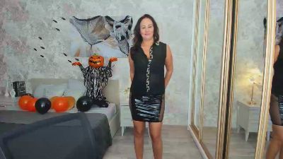 MilaUrban live cam on Cam4