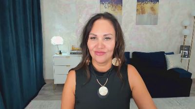 MilaUrban live cam on Cam4