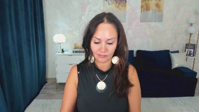 MilaUrban live cam on Cam4