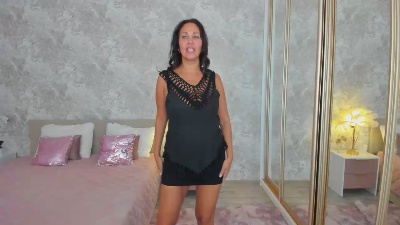 MilaUrban live cam on Cam4