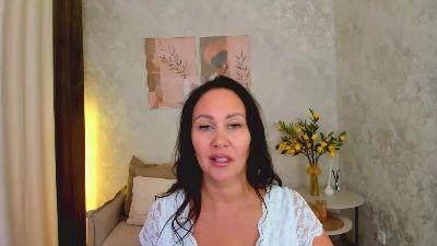 MilaUrban live cam on Cam4