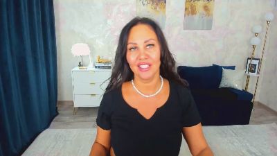 MilaUrban live cam on Cam4