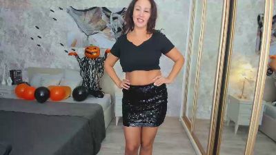MilaUrban live cam on Cam4