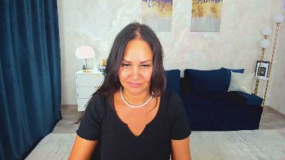 MilaUrban live cam on Cam4