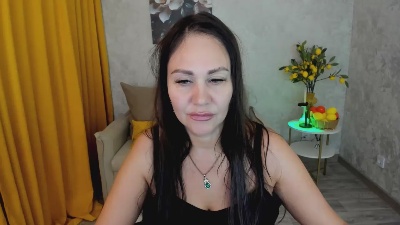 MilaUrban live cam on Cam4