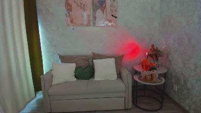 MilaUrban live cam on Cam4