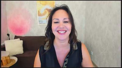 MilaUrban live cam on Cam4