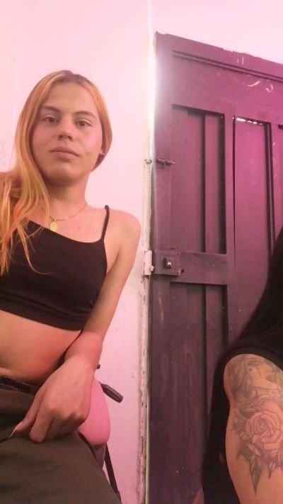 Mila_Rose00 live cam on Cam4
