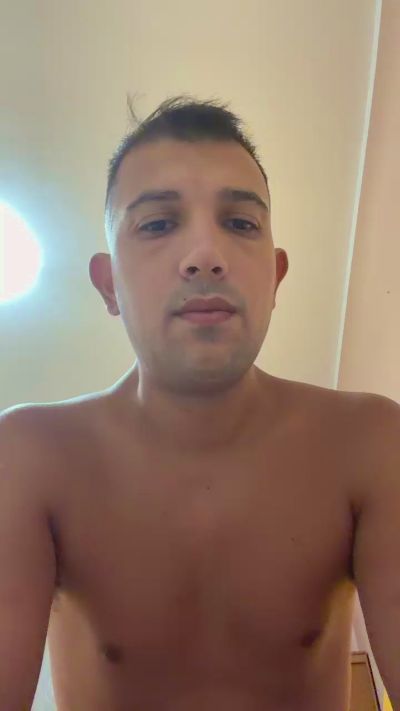 Milan322 live cam on Cam4