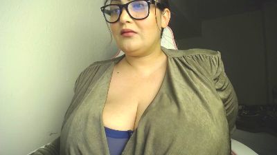 MilaniNutaY live cam on Cam4
