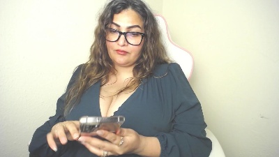 MilaniNutaY live cam on Cam4