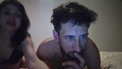 Milcanciones live cam on Cam4