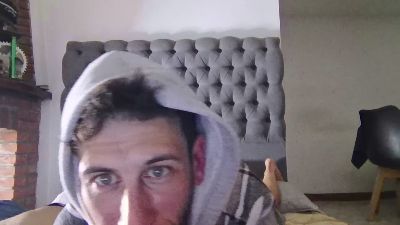 Milcanciones live cam on Cam4
