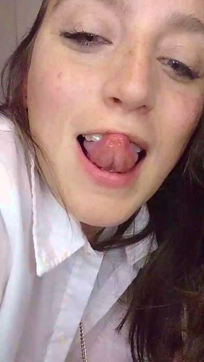 Mileepecas live cam on Cam4