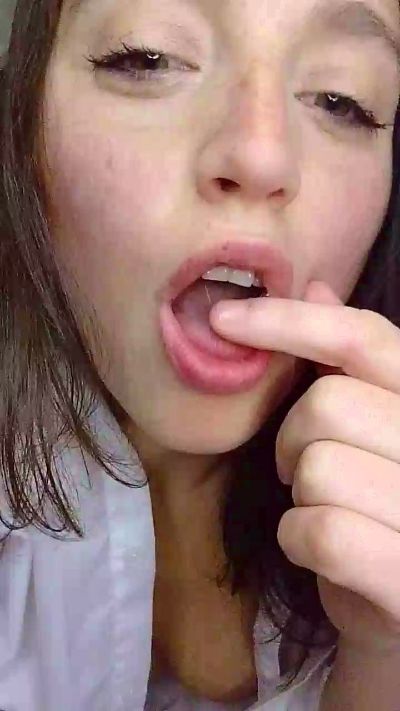 Mileepecas live cam on Cam4
