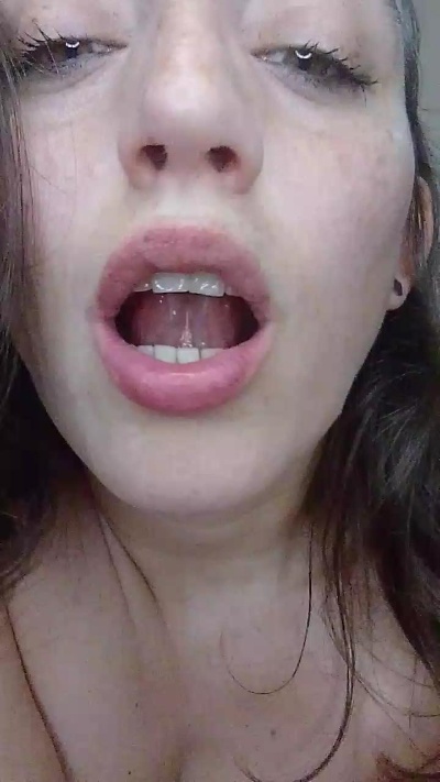 Mileepecas live cam on Cam4