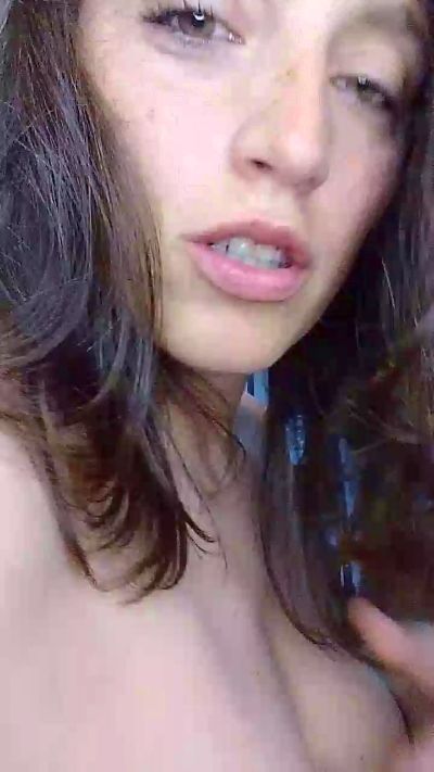 Mileepecas live cam on Cam4