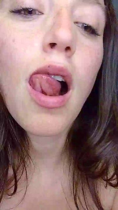 Mileepecas live cam on Cam4