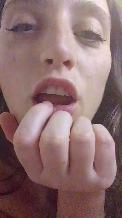Mileepecas live cam on Cam4