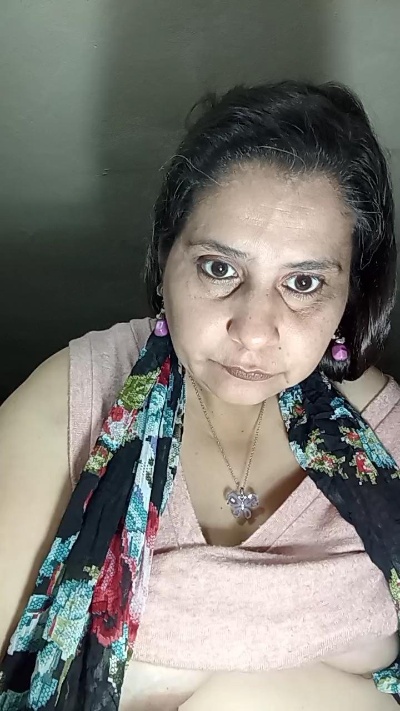 Milf2026 live cam on Cam4