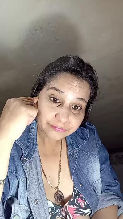 Milf2026 live cam on Cam4