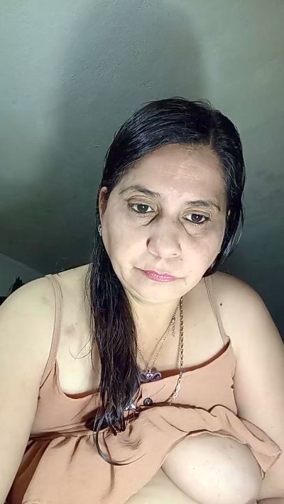 Milf2026 live cam on Cam4