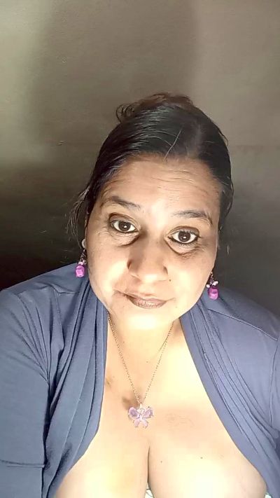 Milf2026 live cam on Cam4