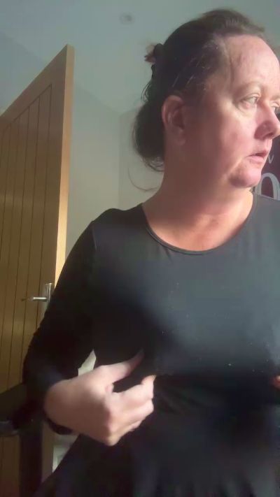 Milf21 live cam on Cam4