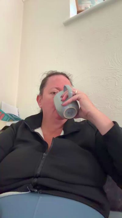 Milf21 live cam on Cam4