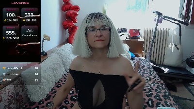 MilfDolores live cam on Cam4