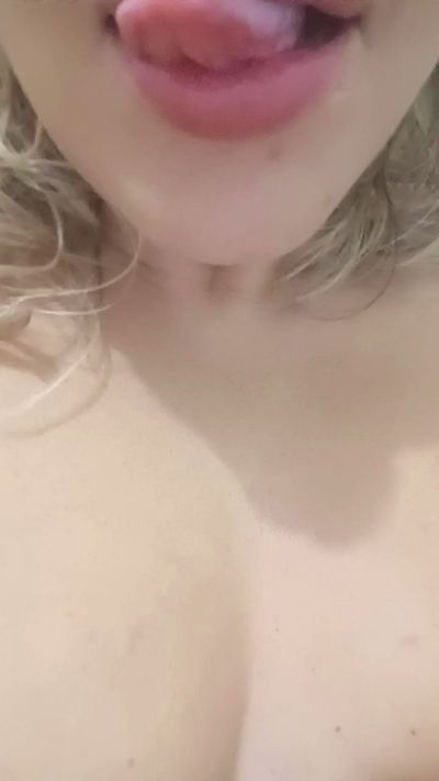 MilfLoiraNinfa live cam on Cam4