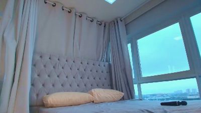 Milf_Tea live cam on Cam4
