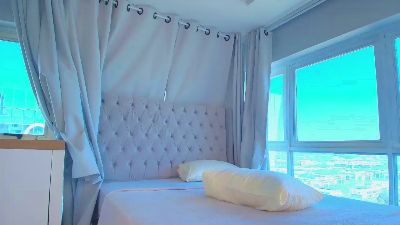 Milf_Tea live cam on Cam4